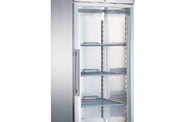 600l komerciālais ledusskapis no nerūsējošā tērauda, vertikāls skapis ar vienām stikla durvīm GN2/1 ar ventilētu dzesēšanu | Adexa R600VGLASS