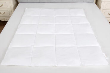 Ekskluzīva mazuļu sega / bērnu sega - 100x130 cm - Dobšķiedras - Katoļu batists - 233TC - 300 GSM - Balta | Siexa FQ1001301