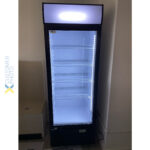 Komerciālais dzesētājs pudelēm, stāvs 332 litri Statiskā dzesēšana Veramās stikla durvis Melns/Balts Apgaismojuma izkārtne | Adexa LG332B - Image 2