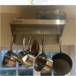 Sienas plaukts ar katlu turētāju 6 āķiem no nerūsējošā tērauda 600x300x254mm | Adexa WHPR603025 - Image 2