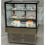 Komerciālais kūku lete taisnu priekšējo daļu 2 plaukti 1200x700x1200mm Nerūsējošs tērauds un Melns | Adexa HL1200B2 - Image 3